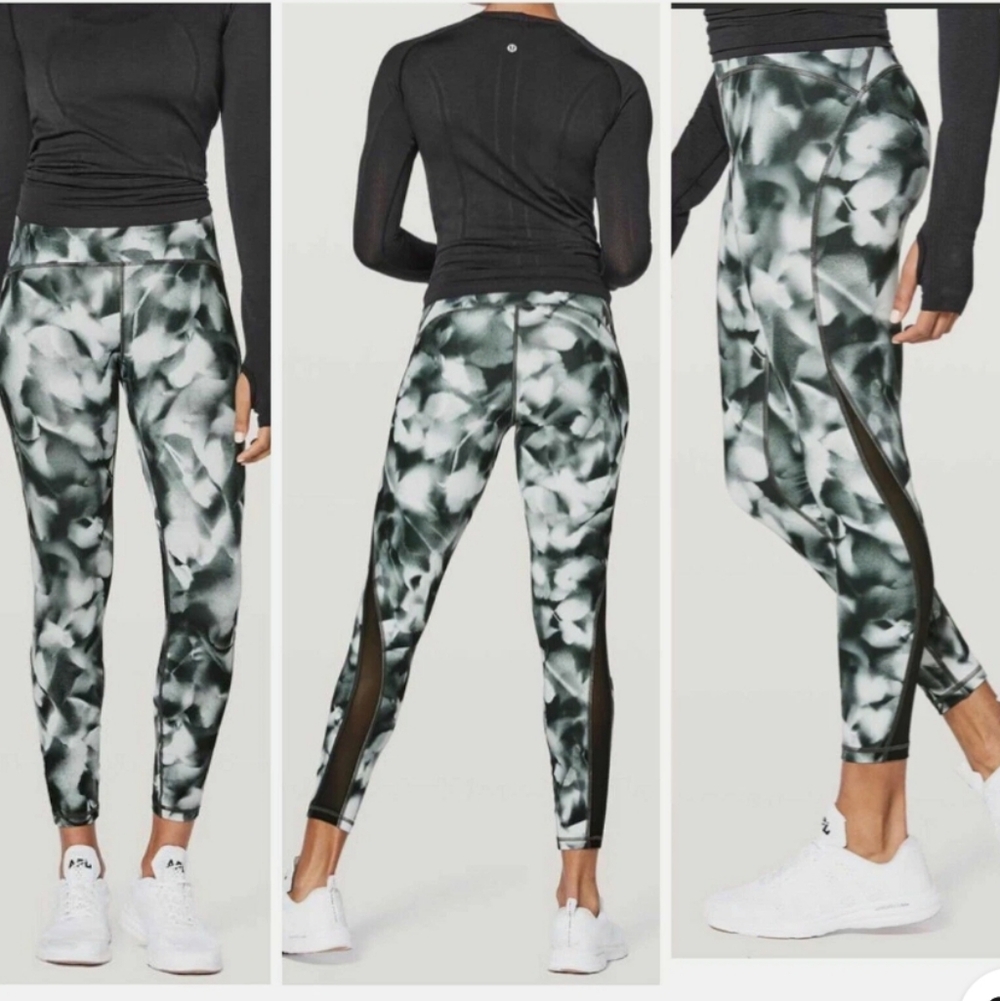lululemon athletica Train Times 7/8 Leggings in Alpine White & Black - Size 8